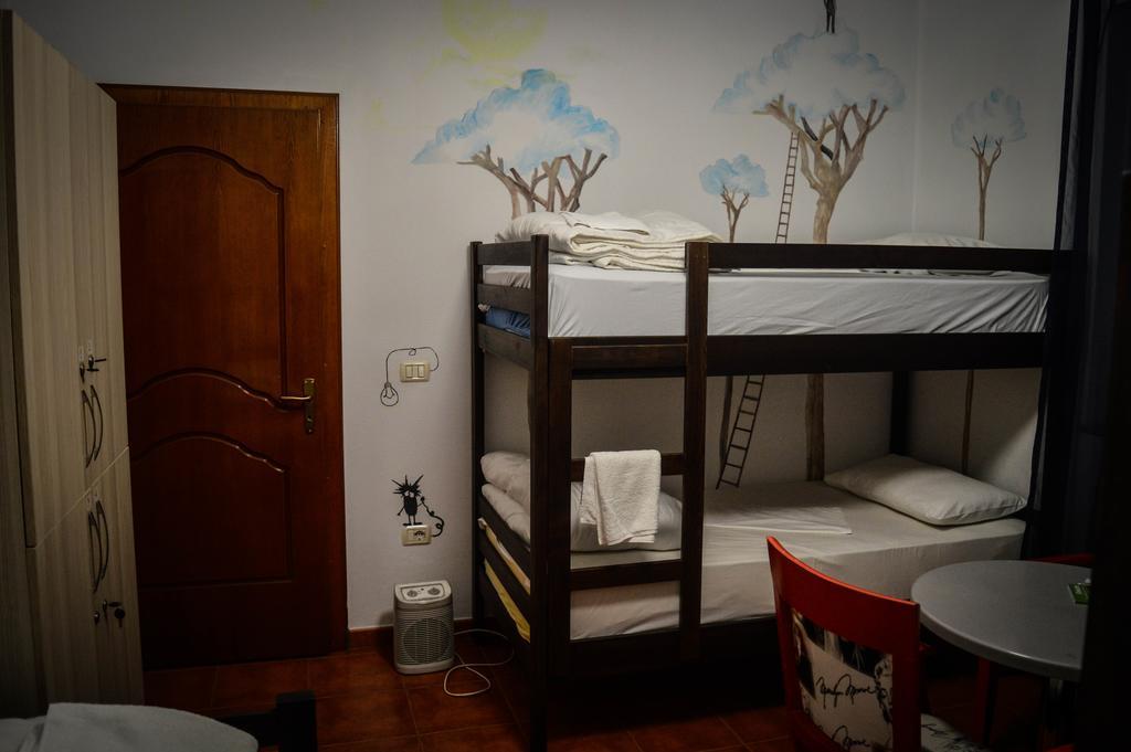 Arka Hostel Shkodër Buitenkant foto